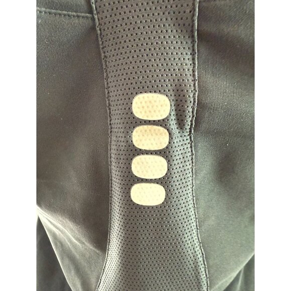 Women's Nike Fit-dry Top w built in sports bra, size medium - Picture 8 of 15